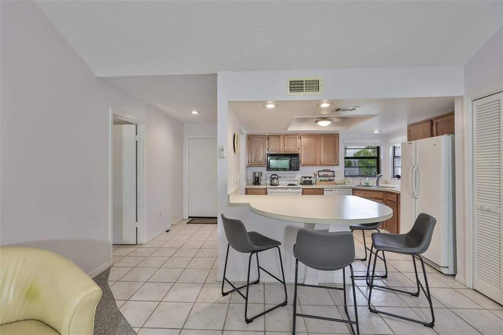 For Sale: $169,900 (2 beds, 2 baths, 1219 Square Feet)