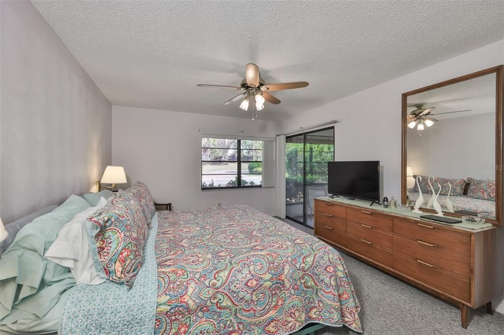 For Sale: $169,900 (2 beds, 2 baths, 1219 Square Feet)