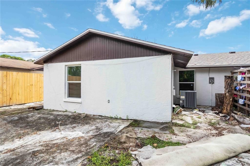 Active With Contract: $379,000 (6 beds, 0 baths, 1988 Square Feet)