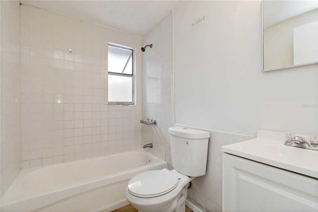 Active With Contract: $379,000 (6 beds, 0 baths, 1988 Square Feet)