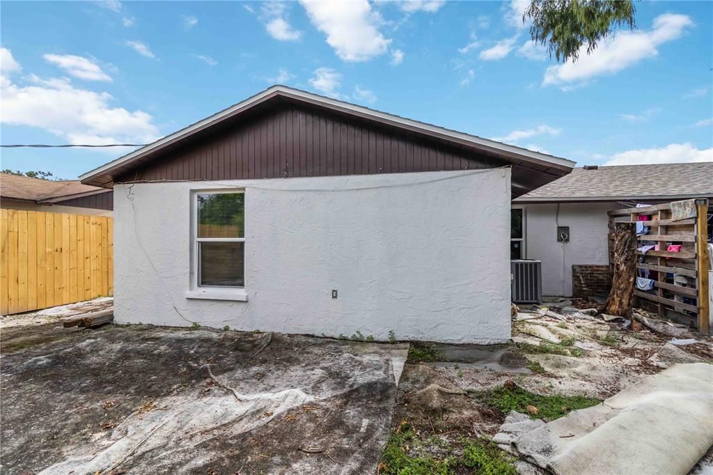 Active With Contract: $379,000 (6 beds, 0 baths, 1988 Square Feet)