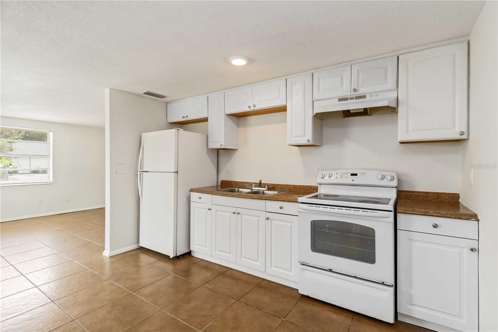 Active With Contract: $379,000 (6 beds, 0 baths, 1988 Square Feet)