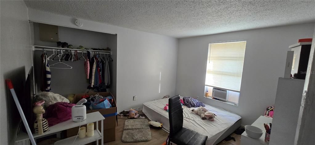 Active With Contract: $379,000 (6 beds, 0 baths, 1988 Square Feet)