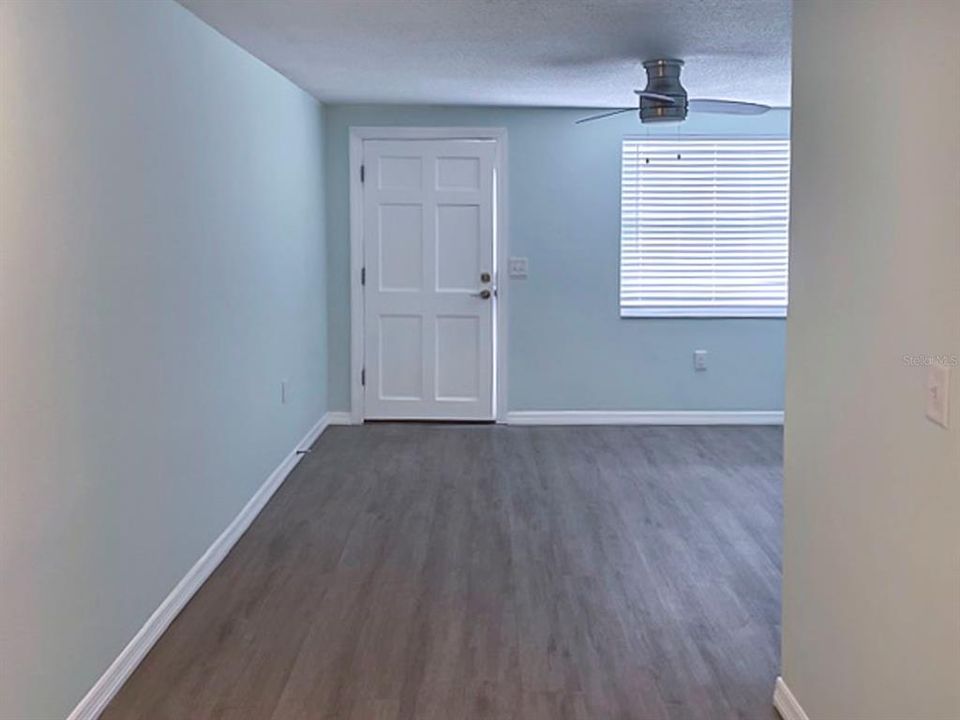 For Rent: $995 (2 beds, 1 baths, 722 Square Feet)