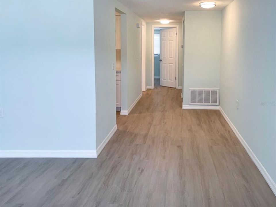 For Rent: $995 (2 beds, 1 baths, 722 Square Feet)