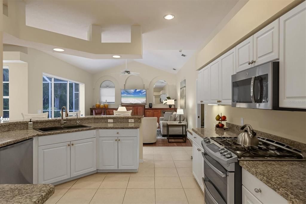 For Sale: $700,000 (3 beds, 3 baths, 2274 Square Feet)