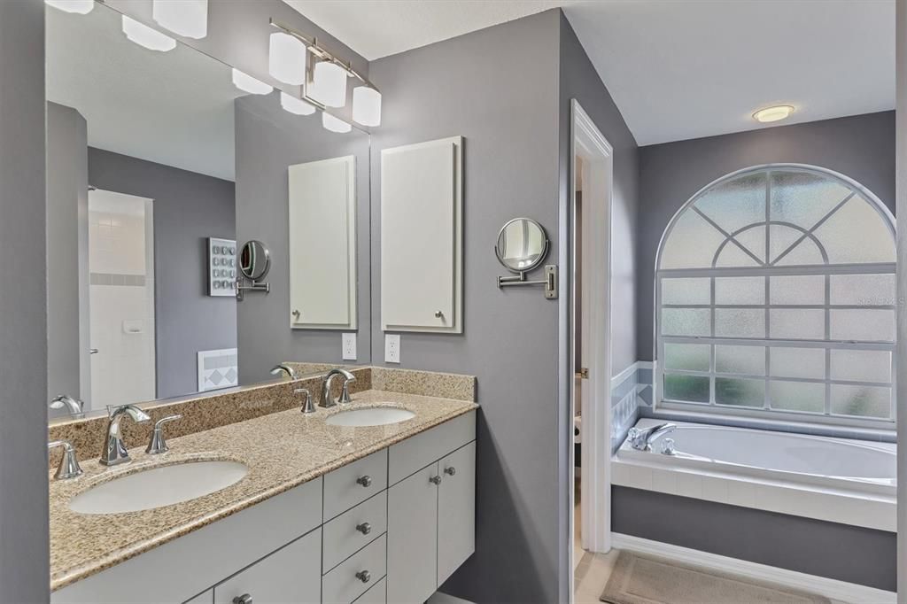 For Sale: $700,000 (3 beds, 3 baths, 2274 Square Feet)