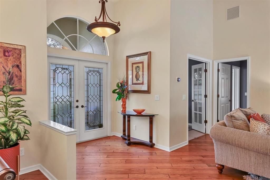 For Sale: $700,000 (3 beds, 3 baths, 2274 Square Feet)