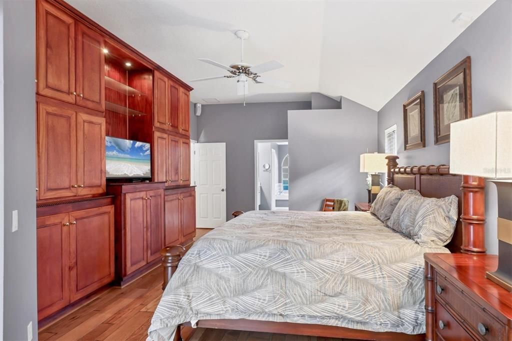 For Sale: $700,000 (3 beds, 3 baths, 2274 Square Feet)