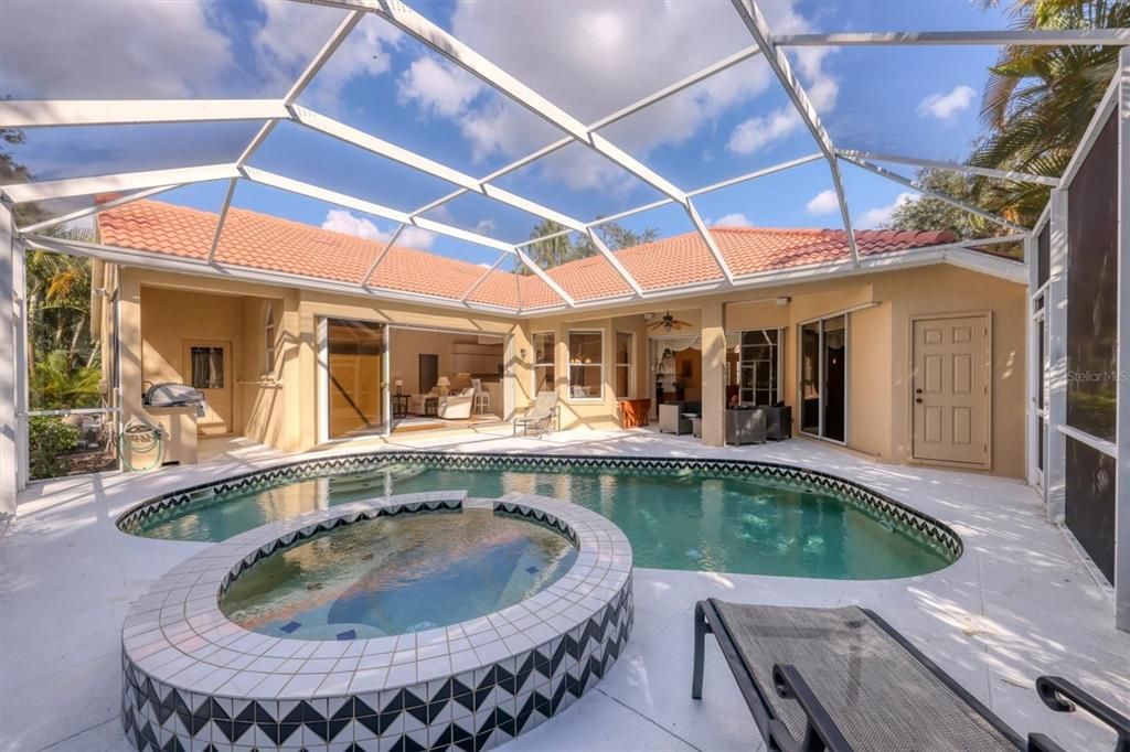 For Sale: $700,000 (3 beds, 3 baths, 2274 Square Feet)