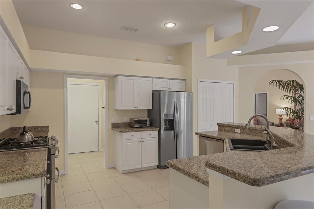 For Sale: $700,000 (3 beds, 3 baths, 2274 Square Feet)