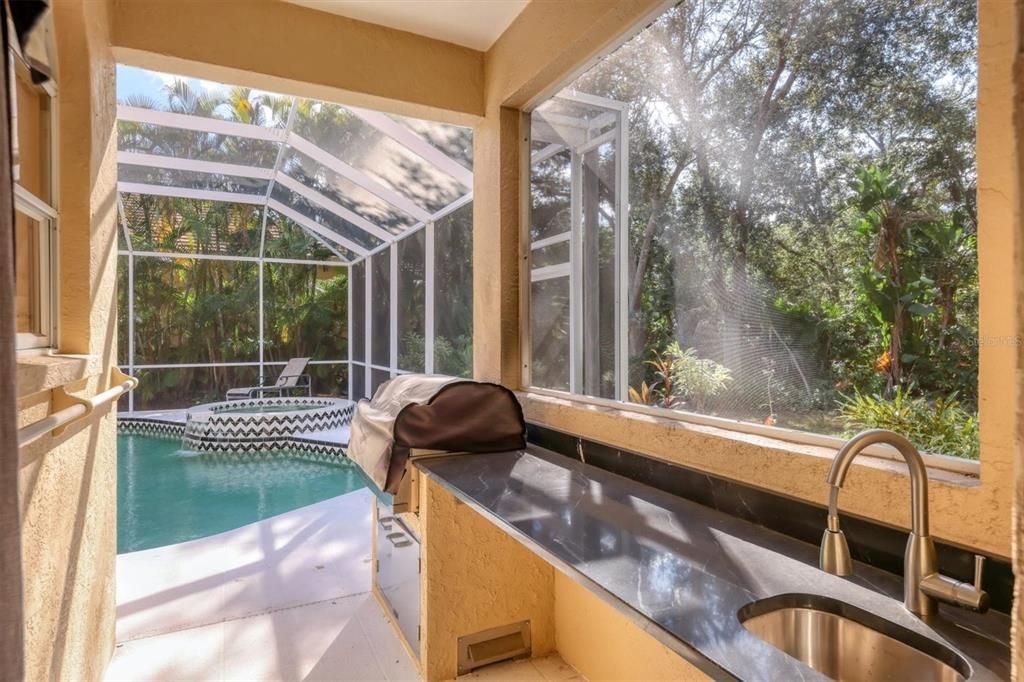 For Sale: $700,000 (3 beds, 3 baths, 2274 Square Feet)