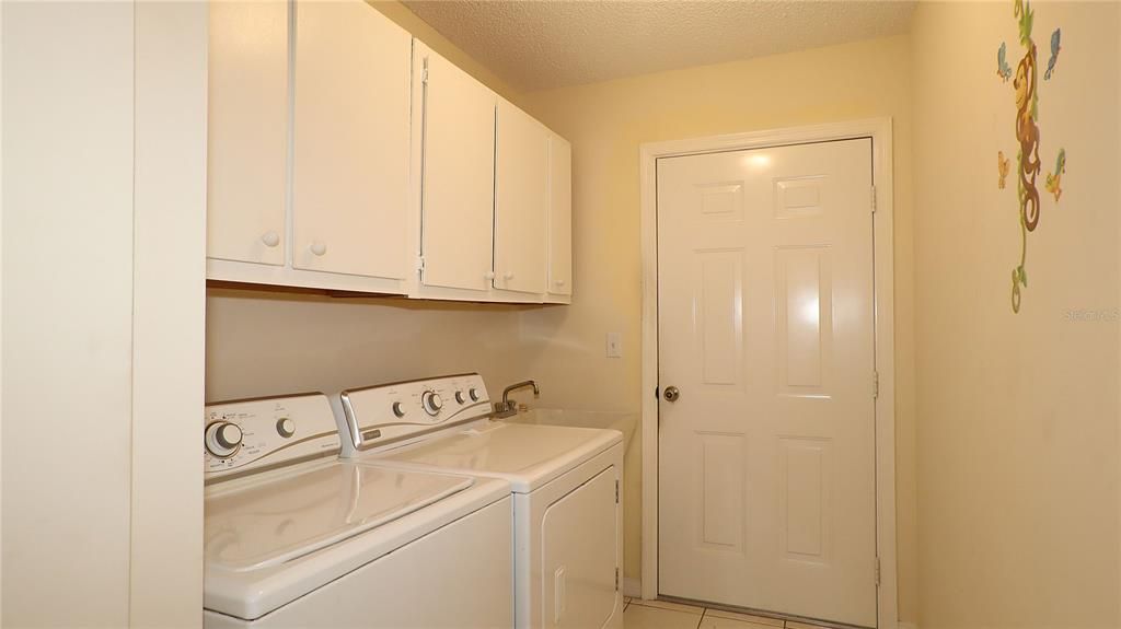 待售: $199,900 (2 贝兹, 2 浴室, 1450 平方英尺)