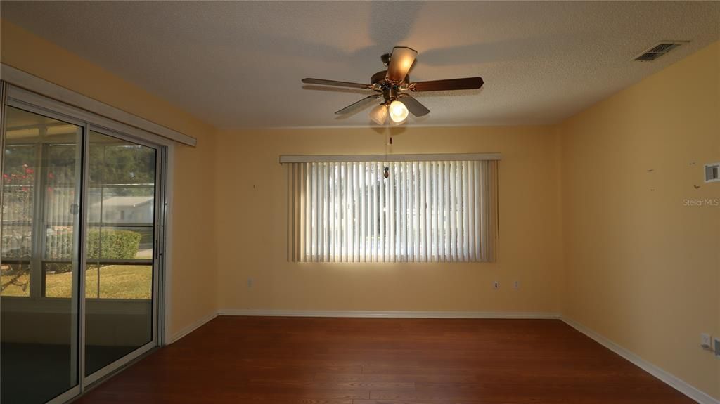 待售: $199,900 (2 贝兹, 2 浴室, 1450 平方英尺)