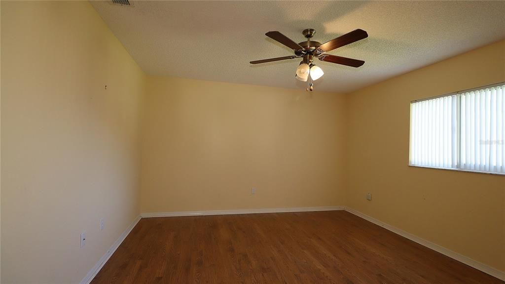 待售: $199,900 (2 贝兹, 2 浴室, 1450 平方英尺)