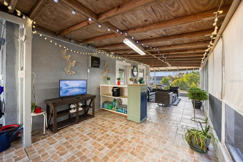 For Sale: $269,900 (3 beds, 2 baths, 1250 Square Feet)