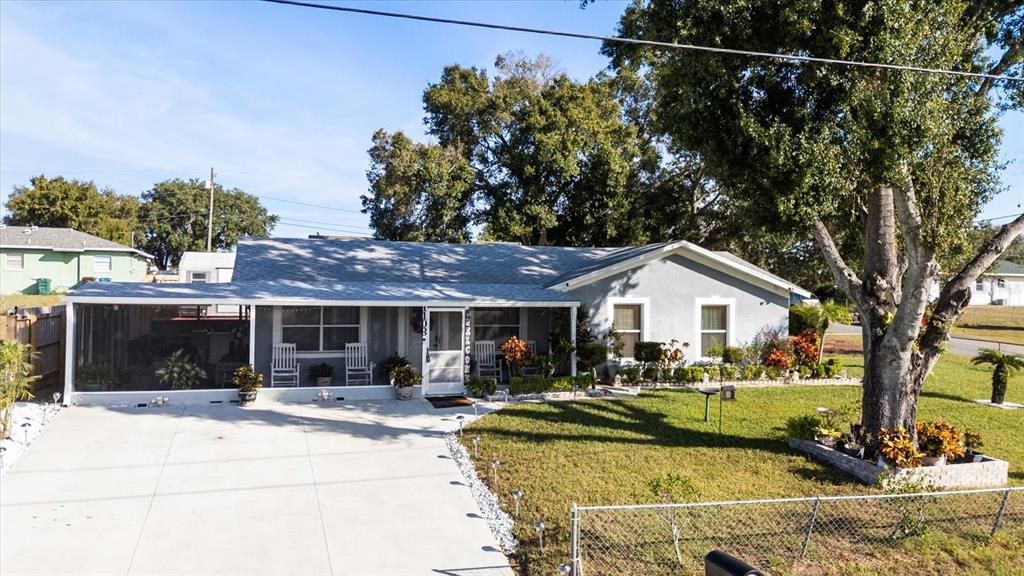 For Sale: $269,900 (3 beds, 2 baths, 1250 Square Feet)