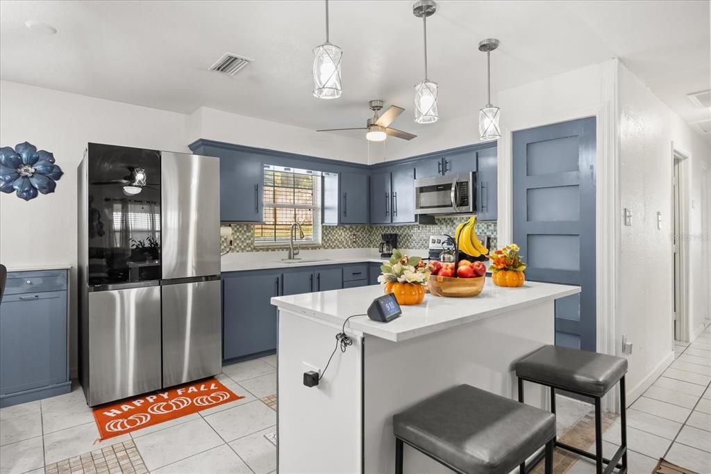 For Sale: $269,900 (3 beds, 2 baths, 1250 Square Feet)