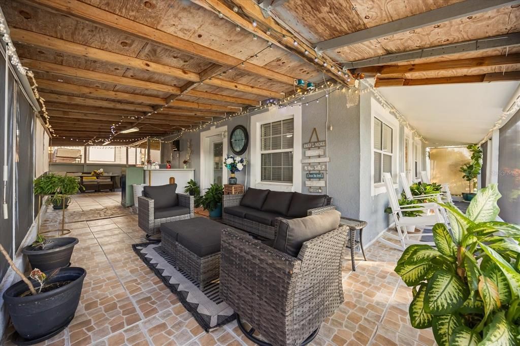 For Sale: $269,900 (3 beds, 2 baths, 1250 Square Feet)