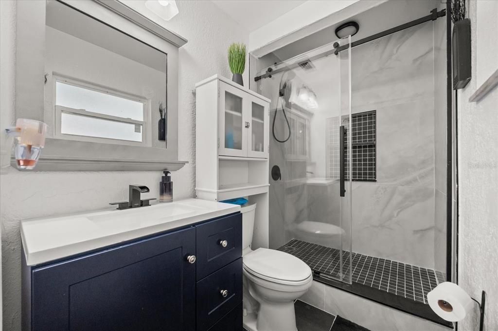 For Sale: $269,900 (3 beds, 2 baths, 1250 Square Feet)