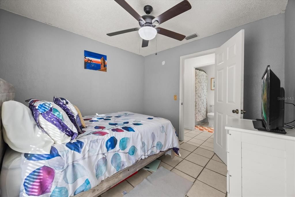 For Sale: $269,900 (3 beds, 2 baths, 1250 Square Feet)