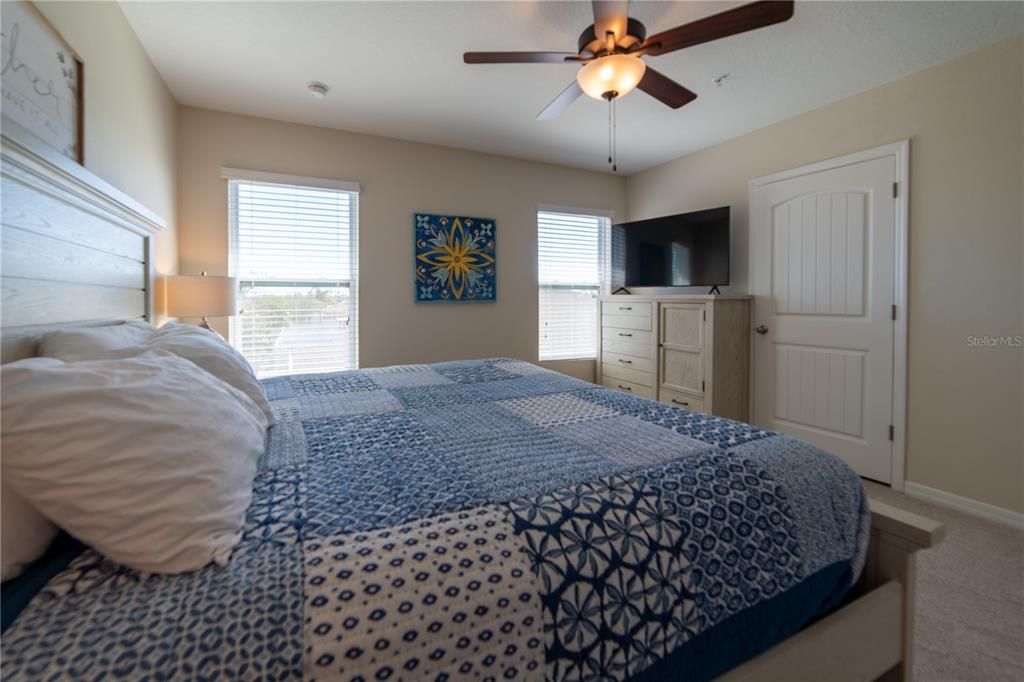 На продажу: $339,000 (4 спален, 2 ванн, 1876 Квадратных фут)