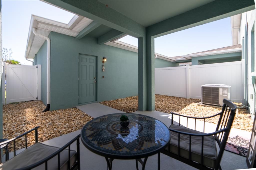 На продажу: $339,000 (4 спален, 2 ванн, 1876 Квадратных фут)