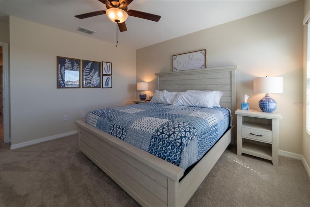 На продажу: $339,000 (4 спален, 2 ванн, 1876 Квадратных фут)