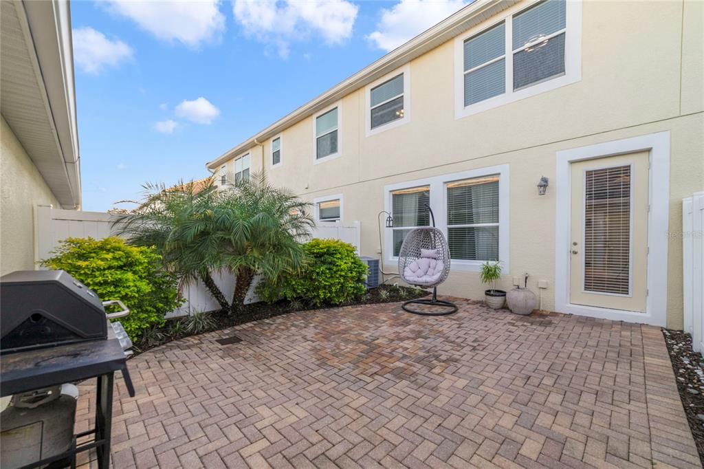 For Sale: $440,000 (3 beds, 2 baths, 1948 Square Feet)