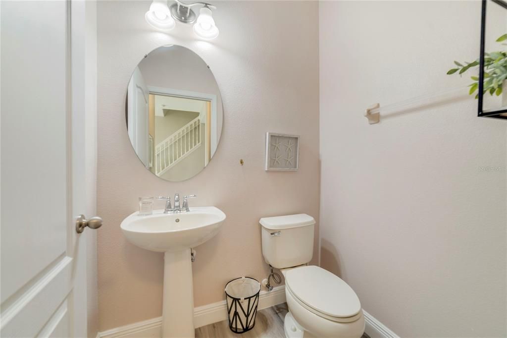 For Sale: $440,000 (3 beds, 2 baths, 1948 Square Feet)