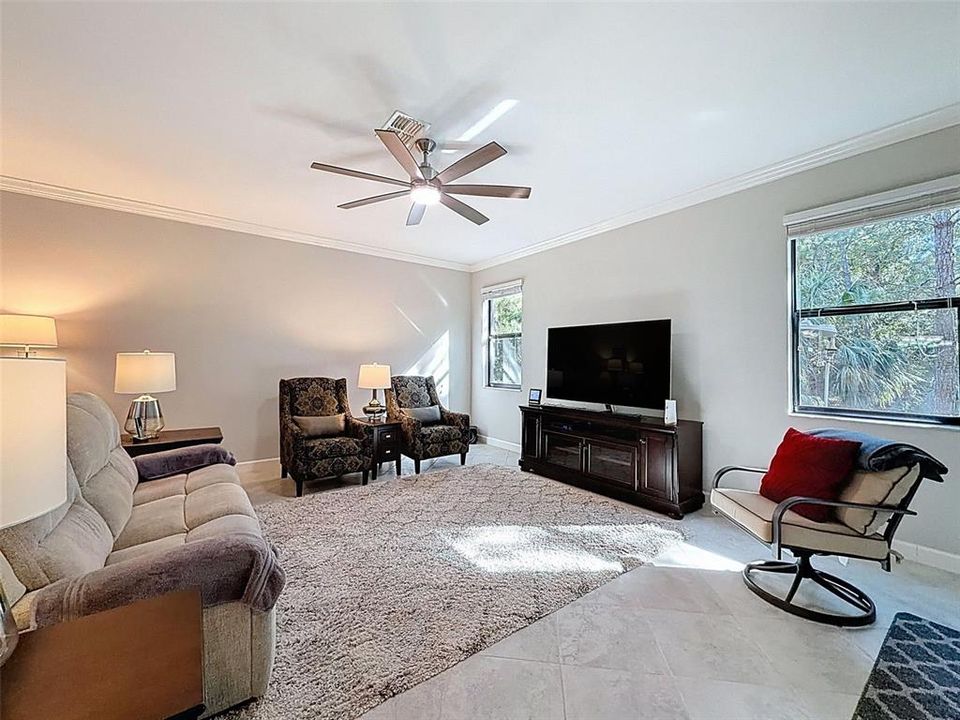 На продажу: $380,000 (4 спален, 2 ванн, 2466 Квадратных фут)