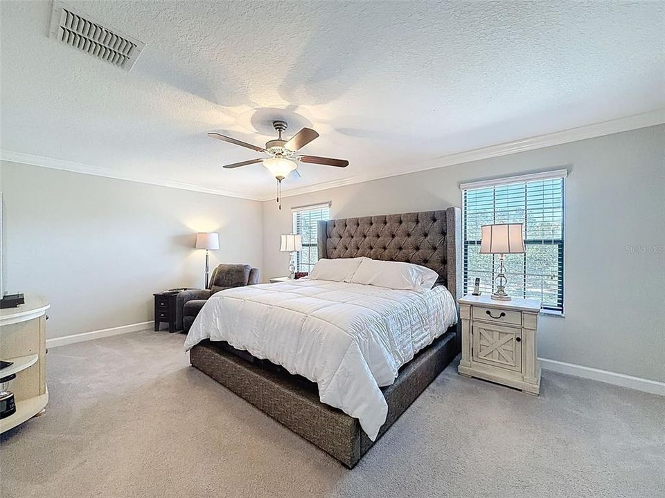 На продажу: $380,000 (4 спален, 2 ванн, 2466 Квадратных фут)