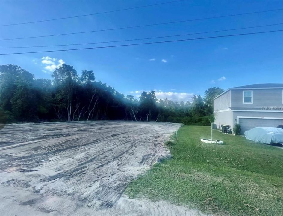 待售: $60,000 (0.18 acres)