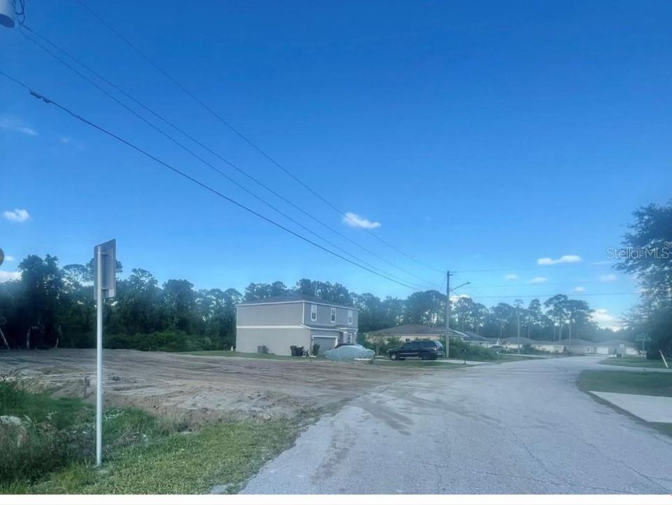 待售: $60,000 (0.18 acres)