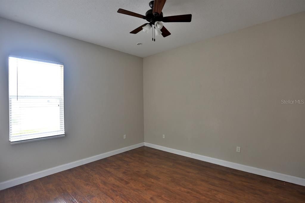 出租: $2,450 (4 贝兹, 2 浴室, 2044 平方英尺)