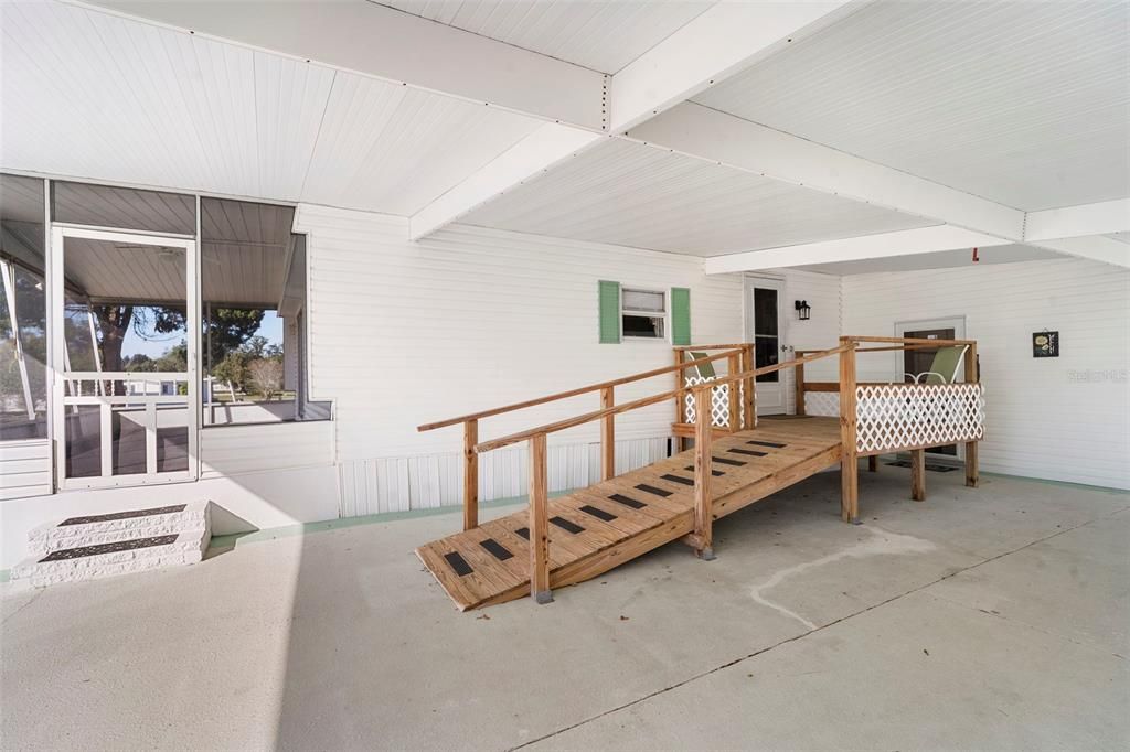 En Venta: $219,000 (2 camas, 2 baños, 948 Pies cuadrados)