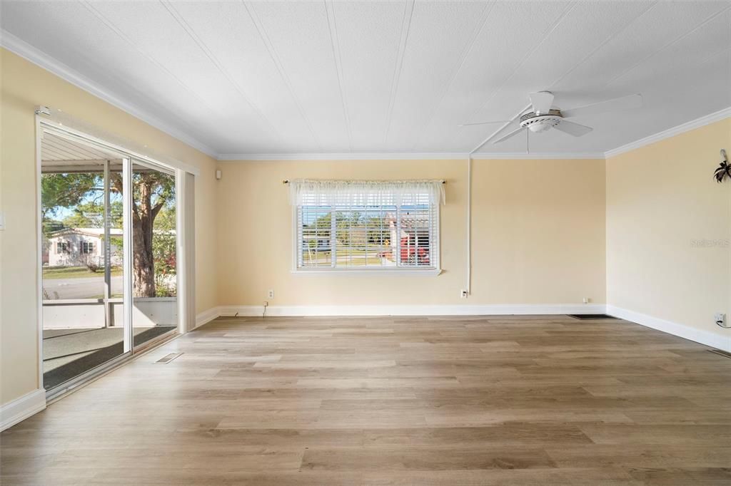 En Venta: $219,000 (2 camas, 2 baños, 948 Pies cuadrados)