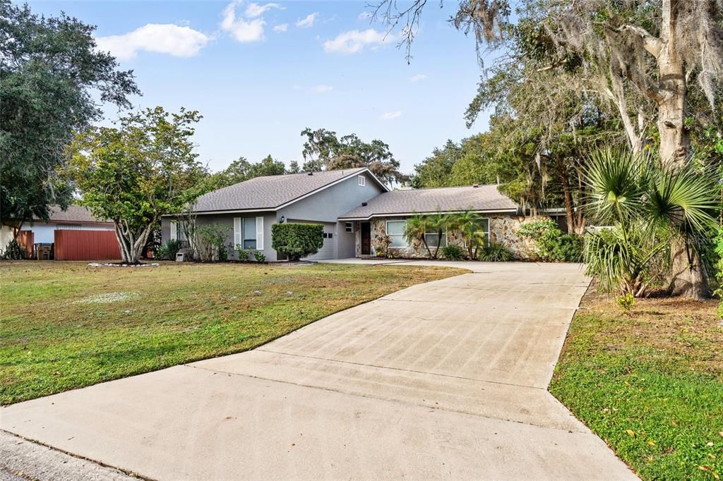 For Sale: $419,000 (3 beds, 2 baths, 1716 Square Feet)