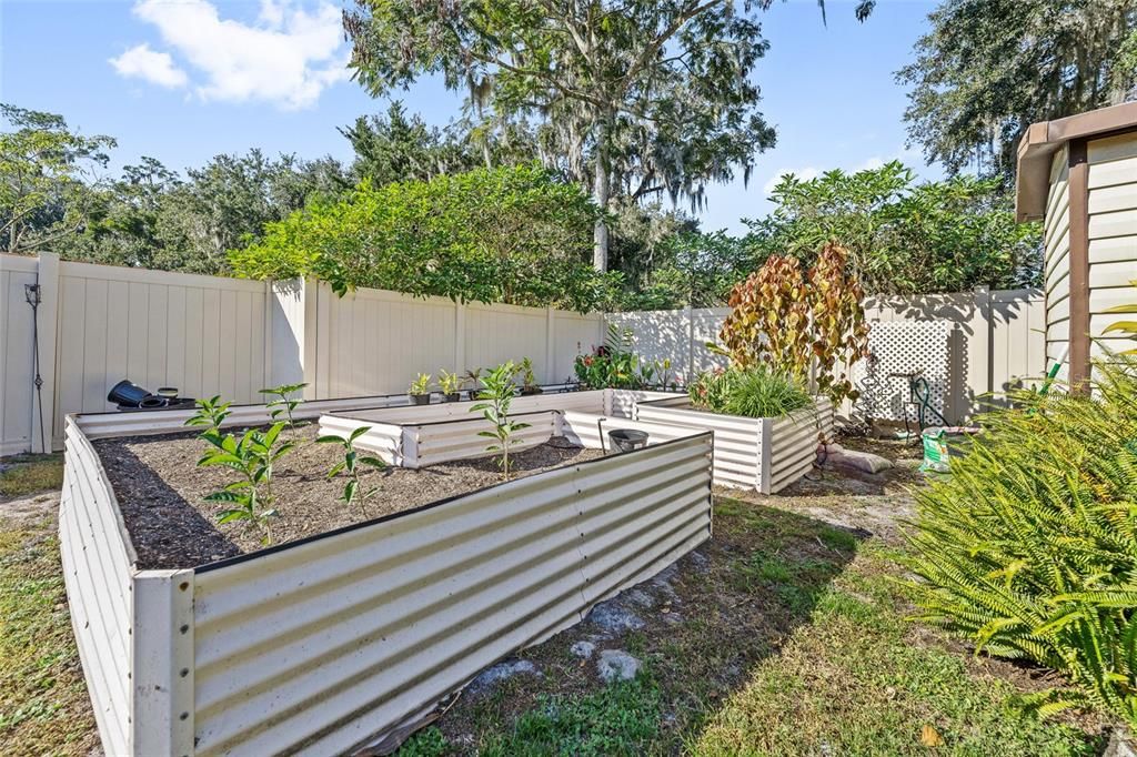 For Sale: $419,000 (3 beds, 2 baths, 1716 Square Feet)