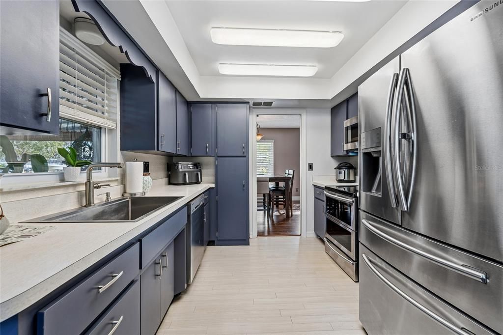 For Sale: $419,000 (3 beds, 2 baths, 1716 Square Feet)