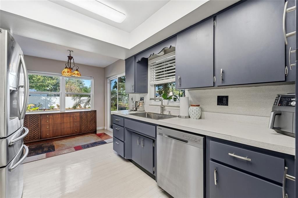 For Sale: $419,000 (3 beds, 2 baths, 1716 Square Feet)