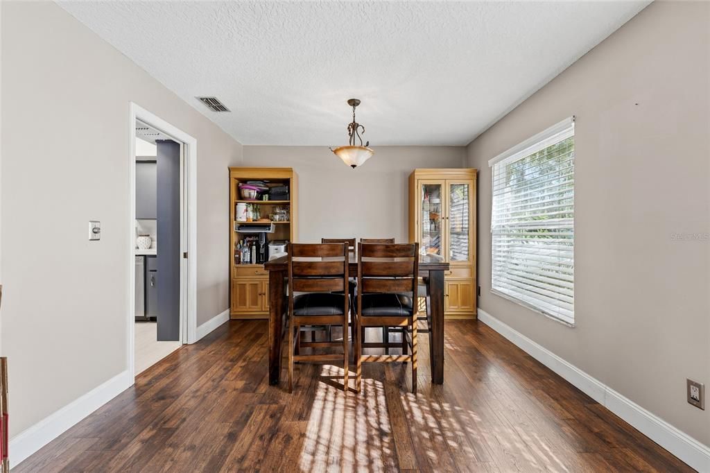 For Sale: $419,000 (3 beds, 2 baths, 1716 Square Feet)