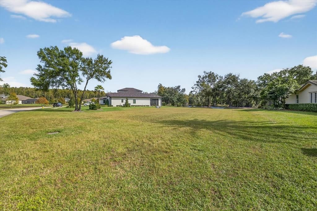 待售: $400,000 (0.40 acres)