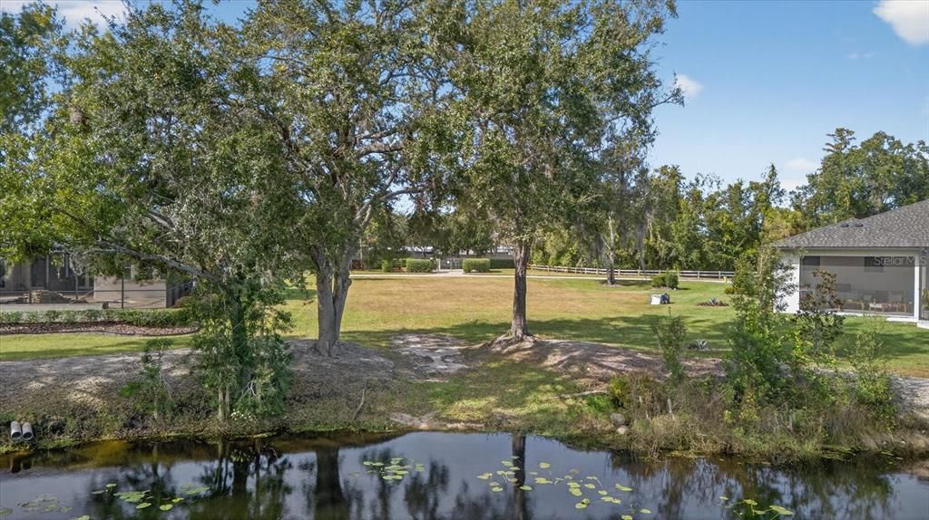 待售: $400,000 (0.40 acres)