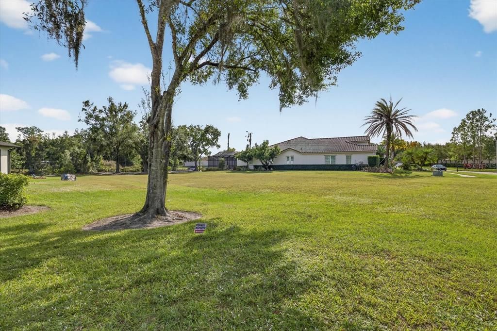 待售: $400,000 (0.40 acres)