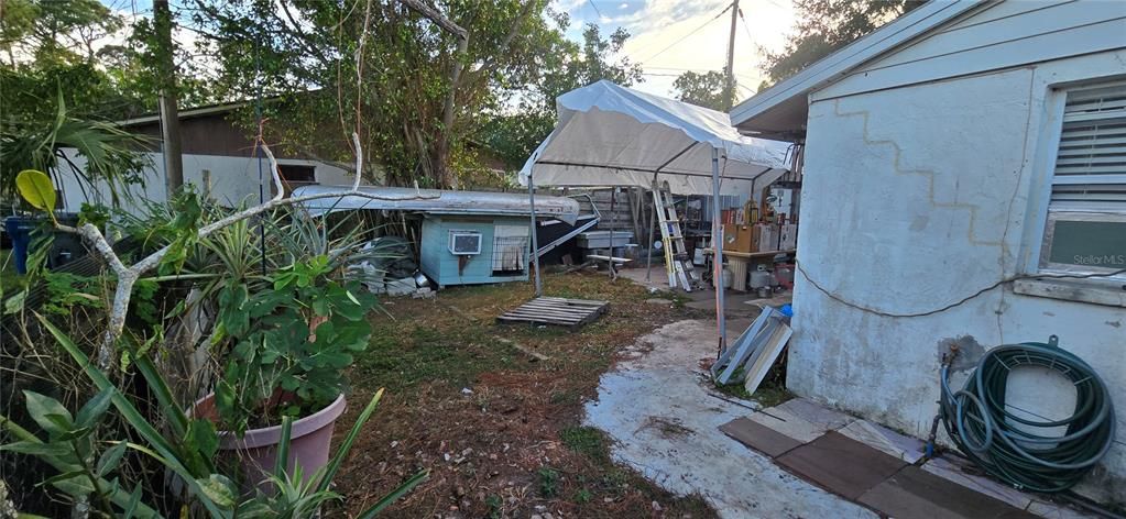 Activo con contrato: $379,000 (5 camas, 0 baños, 1944 Pies cuadrados)