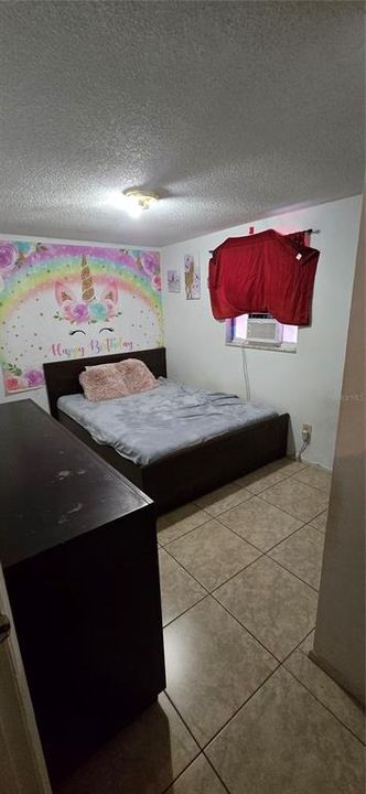 Activo con contrato: $379,000 (5 camas, 0 baños, 1944 Pies cuadrados)