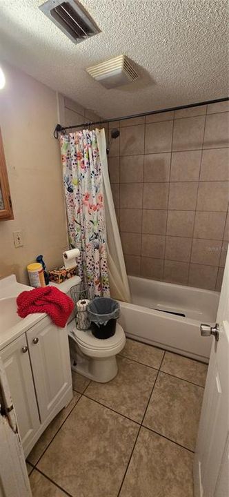 Activo con contrato: $379,000 (5 camas, 0 baños, 1944 Pies cuadrados)