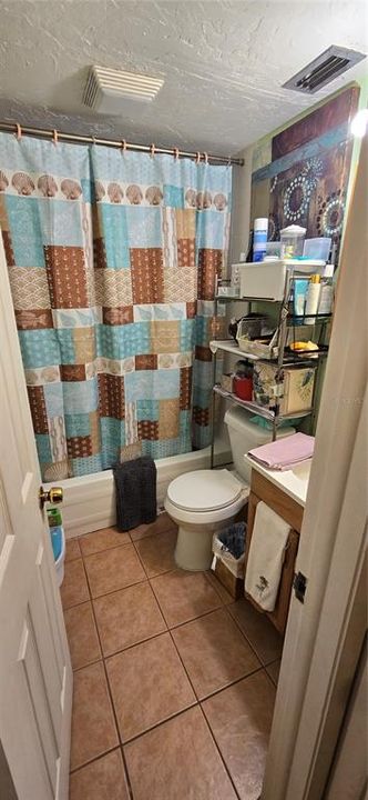 Activo con contrato: $379,000 (5 camas, 0 baños, 1944 Pies cuadrados)