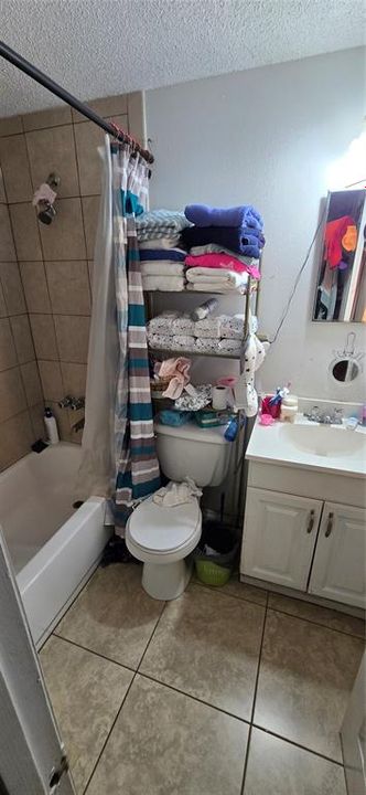 Activo con contrato: $379,000 (5 camas, 0 baños, 1944 Pies cuadrados)